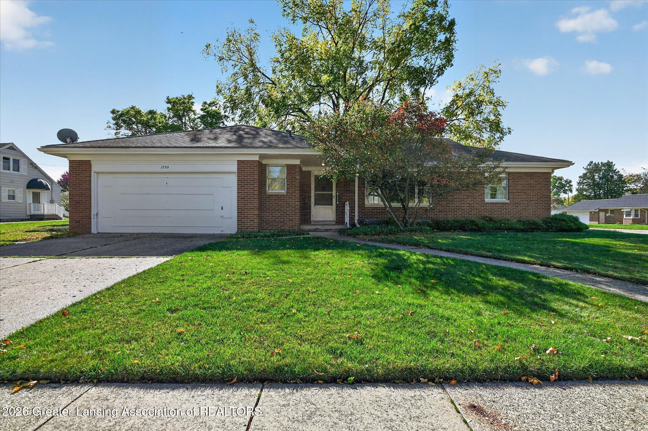 Abington Pl, Lansing, MI 48910