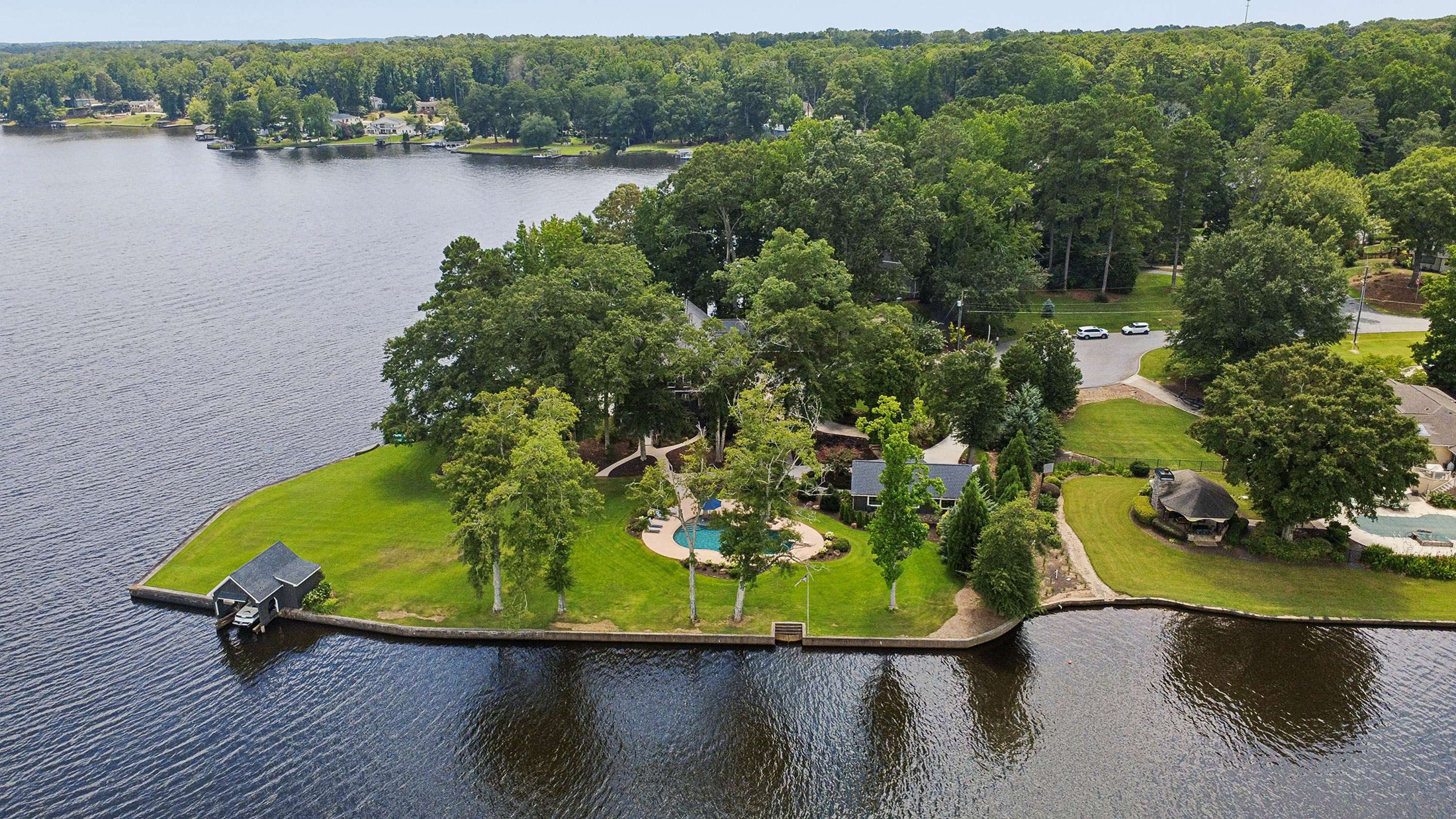  Lake Peachtree