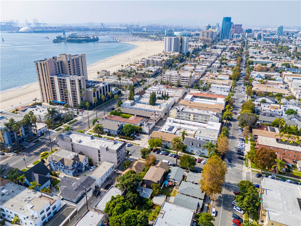 Long Beach, California, 90802, United States, 2 Bedrooms Bedrooms, ,1 BathroomBathrooms,Residential,For Sale,1985541