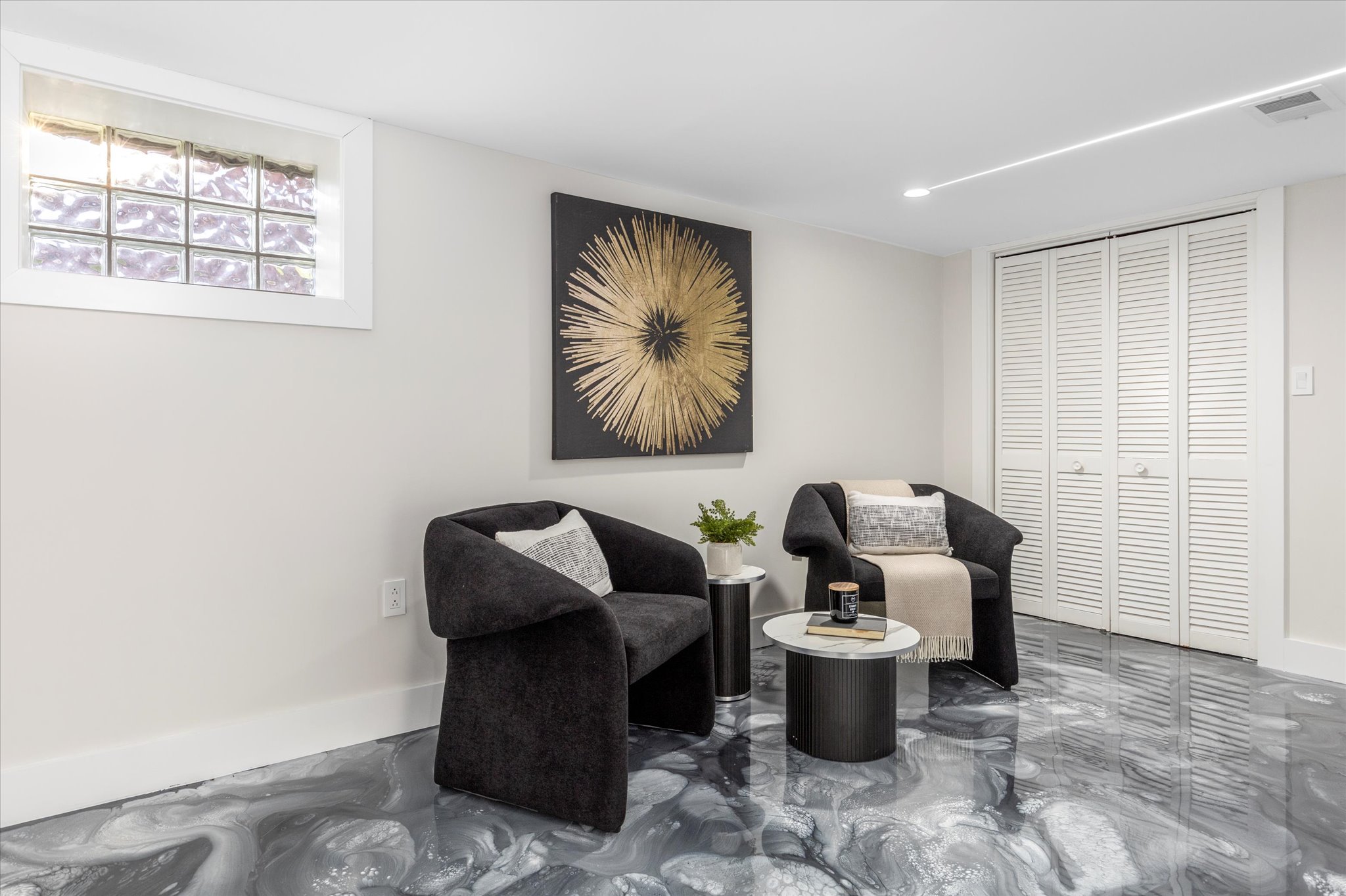 Clifton, New Jersey, 07014, United States, 4 Bedrooms Bedrooms, ,2 BathroomsBathrooms,Residential,For Sale,2005984