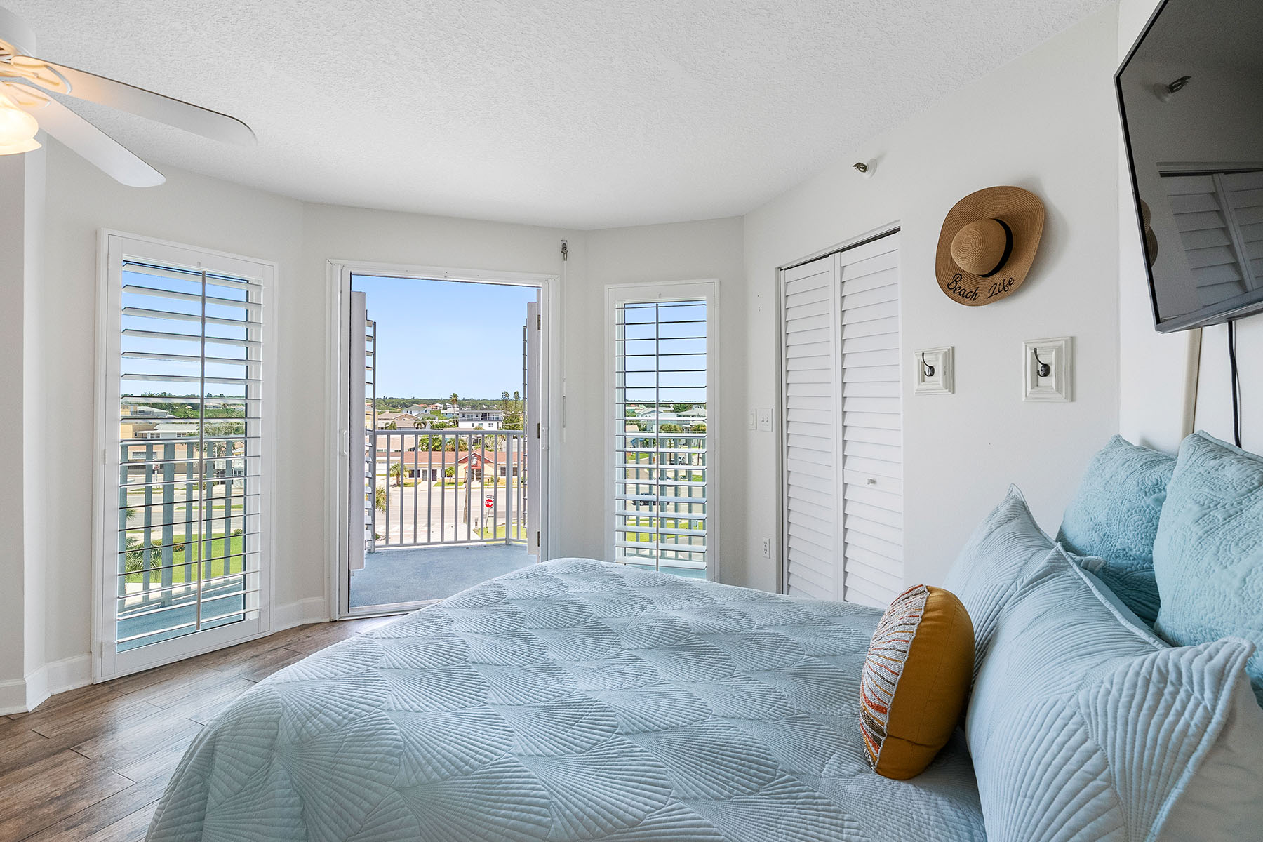  LIGHTHOUSE POINTE CONDO - 物件實景