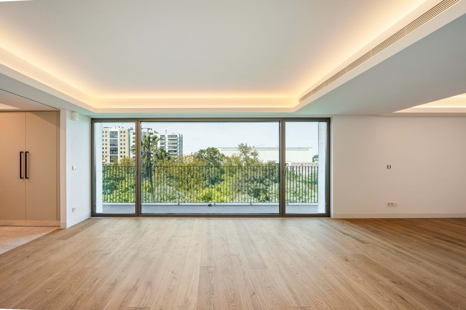 Lisboa, Lisbon, 1700-093, PT, 3 Bedrooms Bedrooms, ,3 BathroomsBathrooms,Residential,For Sale,1829446