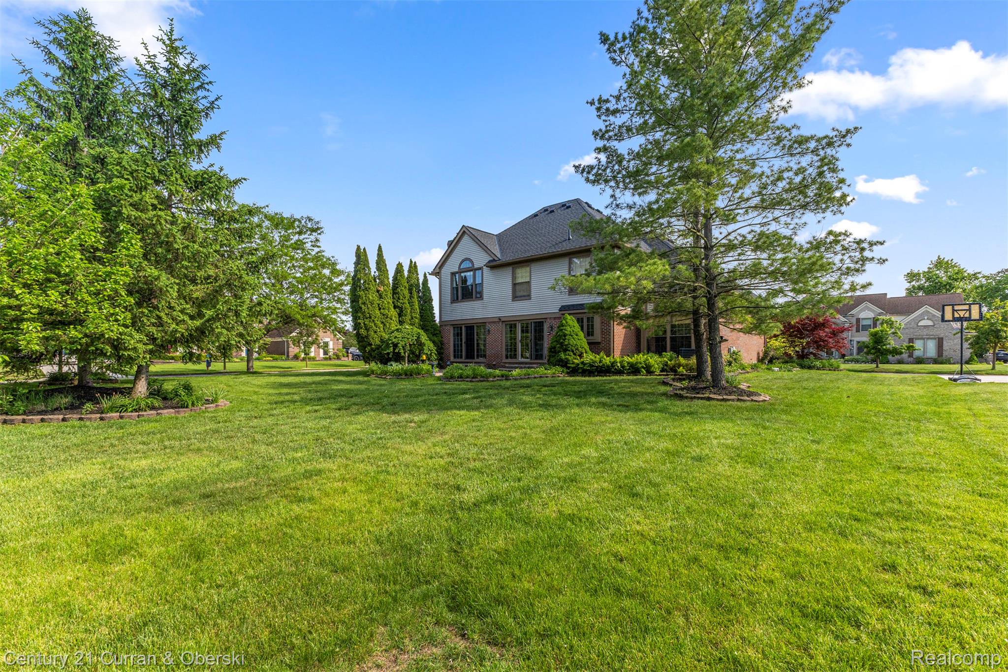Canton Charter Township, Michigan, 48188, United States, 4 Bedrooms Bedrooms, ,4 BathroomsBathrooms,Residential,For Sale,2049400