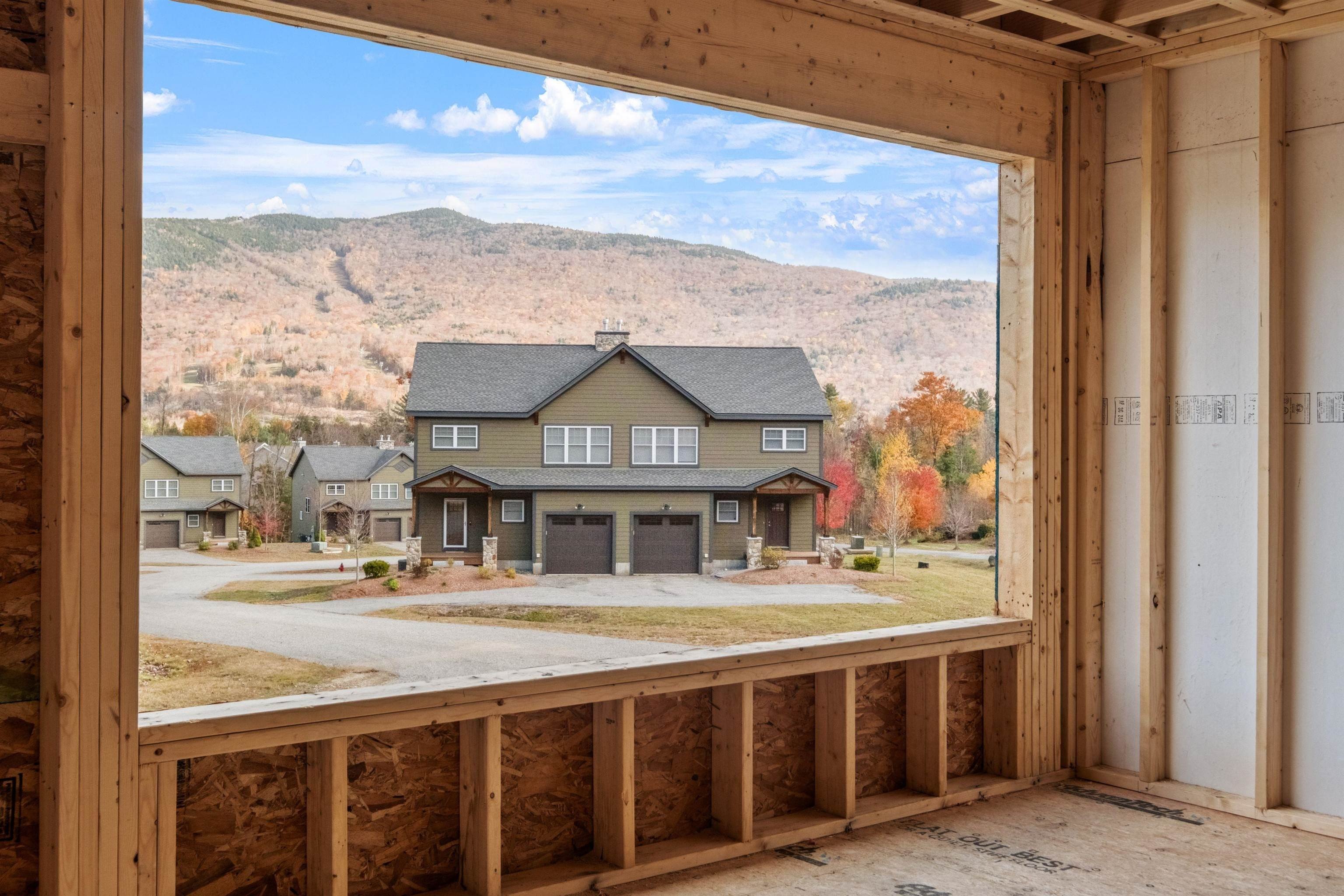 Lincoln, New Hampshire, 03251, United States, 5 Bedrooms Bedrooms, ,5 BathroomsBathrooms,Residential,For Sale,1978136