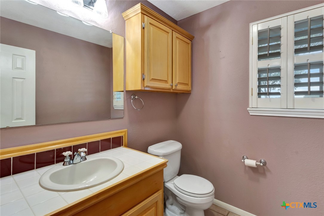 Victoria, Texas, 77904, United States, 3 Bedrooms Bedrooms, ,3 BathroomsBathrooms,Residential,For Sale,1989314