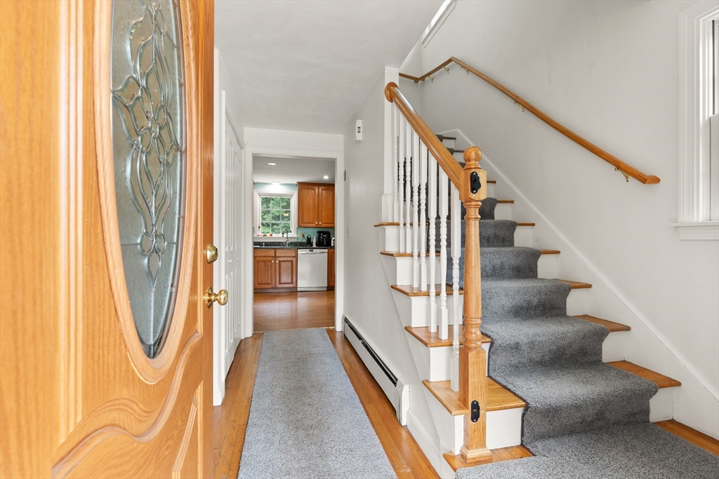 Easton, Massachusetts, 02375, United States, 6 Bedrooms Bedrooms, ,2 BathroomsBathrooms,Residential,For Sale,1927238
