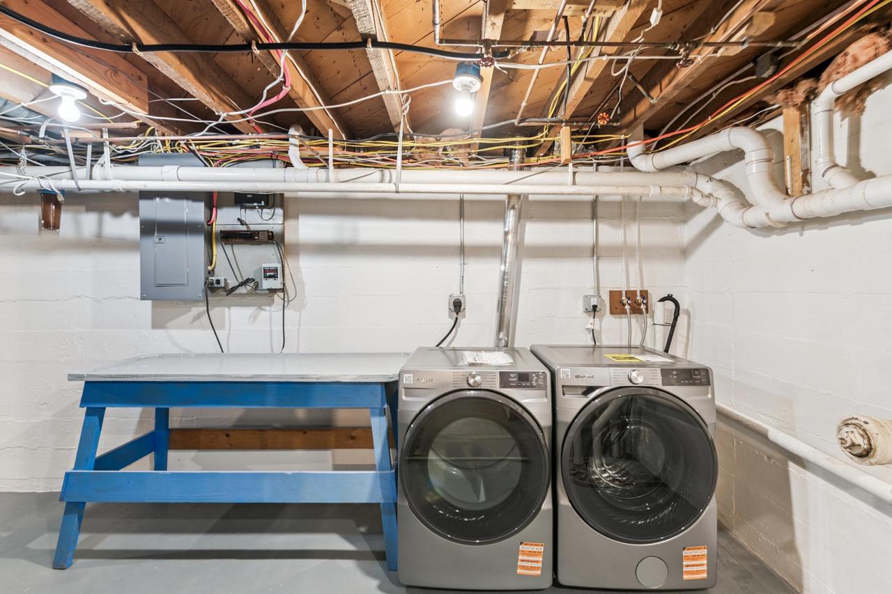 Washburn, Wisconsin, 54891, United States, 3 Bedrooms Bedrooms, ,1 BathroomBathrooms,Residential,For Sale,1960790