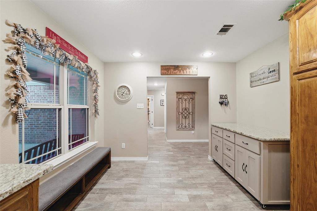 Weatherford, Texas, 76088, United States, 5 Bedrooms Bedrooms, ,4 BathroomsBathrooms,Residential,For Sale,1920303