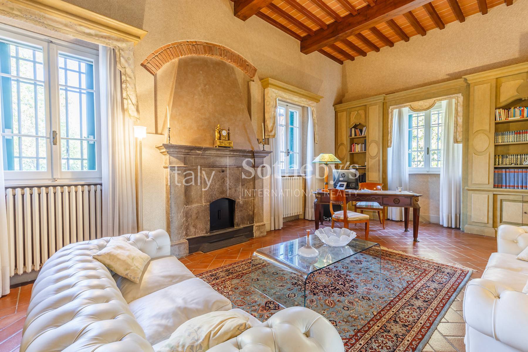  Villa with dépendance and vineyard in Tuscany - 物件實景