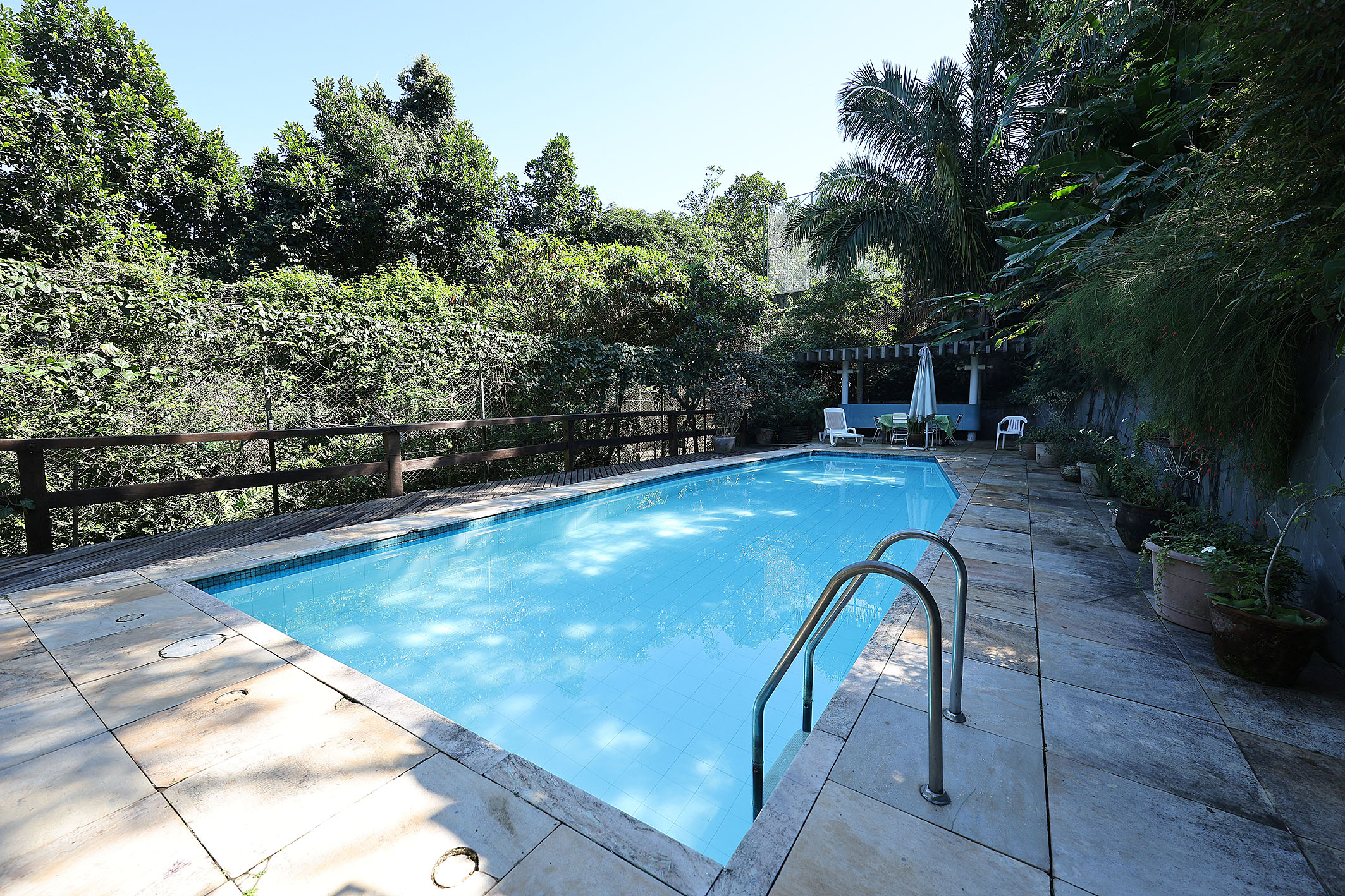  Residence in gated community with 936 m² integrated with the landscape in Gávea - 物件實景