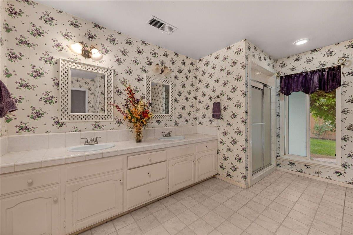 Fresno, California, 93711, United States, 3 Bedrooms Bedrooms, ,3 BathroomsBathrooms,Residential,For Sale,2001477