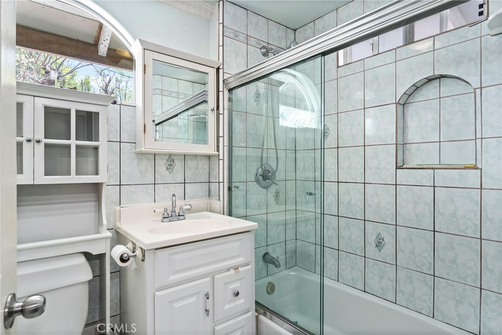 Los Angeles, California, 90033, United States, 4 Bedrooms Bedrooms, ,3 BathroomsBathrooms,Residential,For Sale,1834728