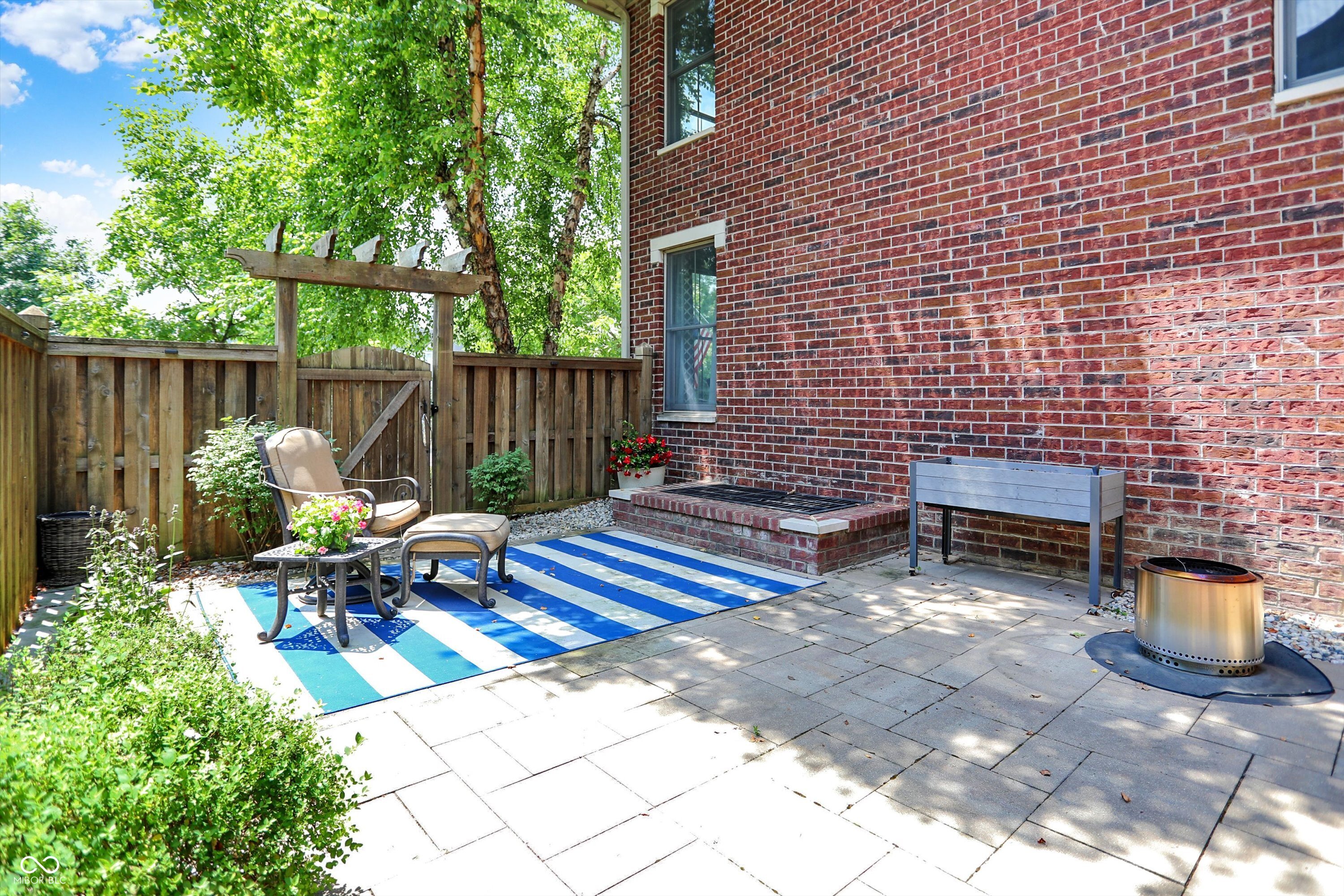 Zionsville, Indiana, 46077, United States, 4 Bedrooms Bedrooms, ,4 BathroomsBathrooms,Residential,For Sale,1930586