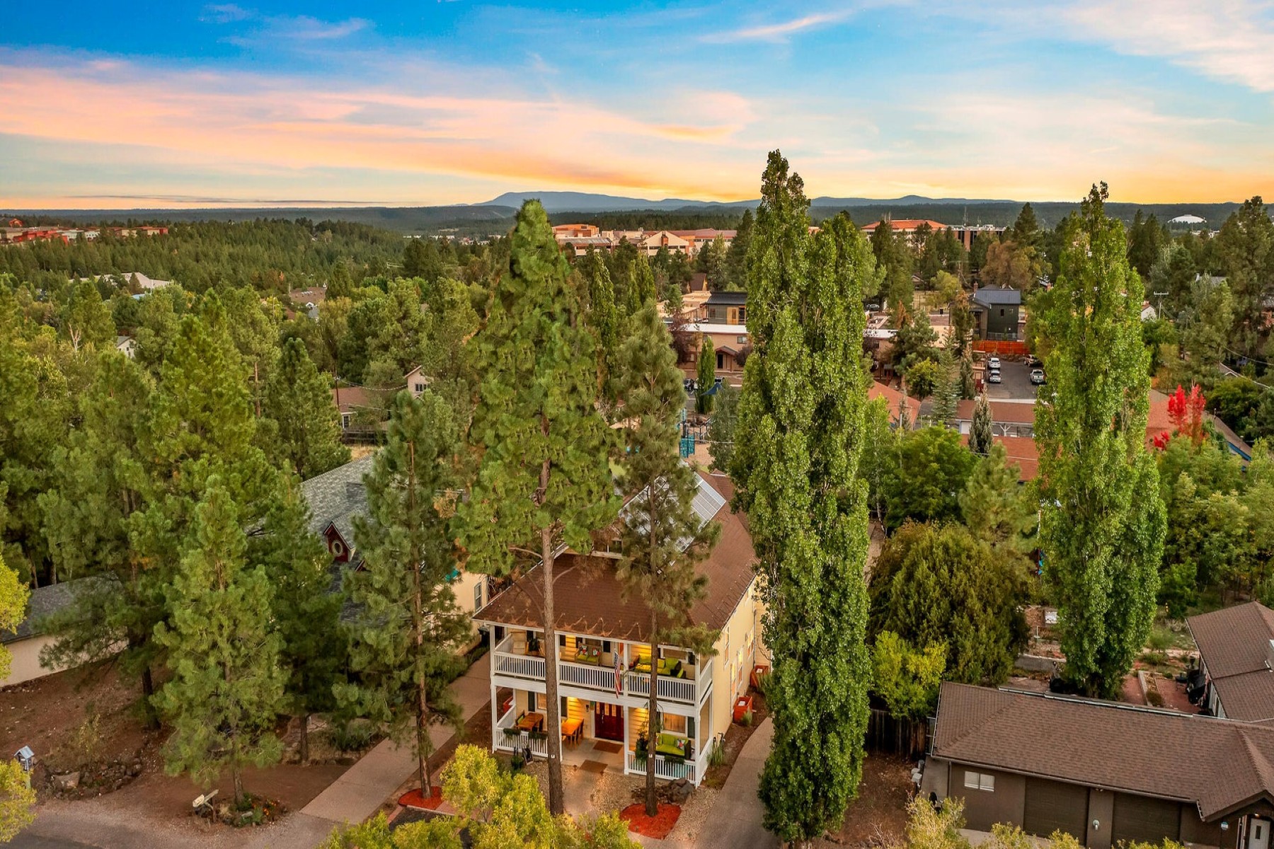  303 W Juniper Avenue  Flagstaff, AZ - 物件實景