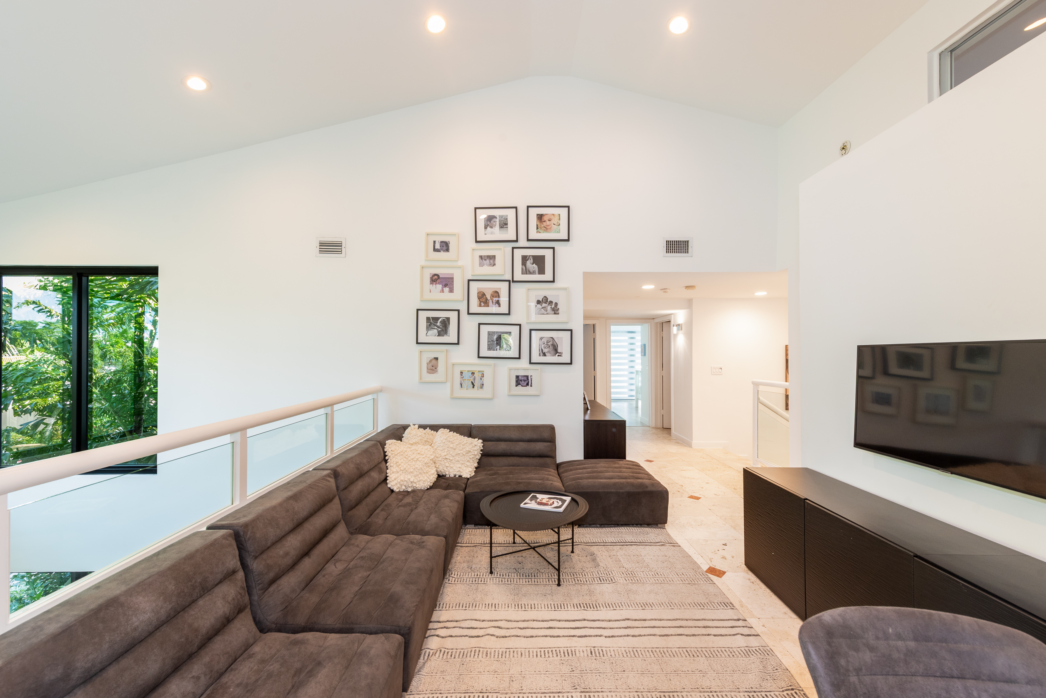  650 Curtiswood Dr, Key Biscayne, FL, 33149 - 物件實景