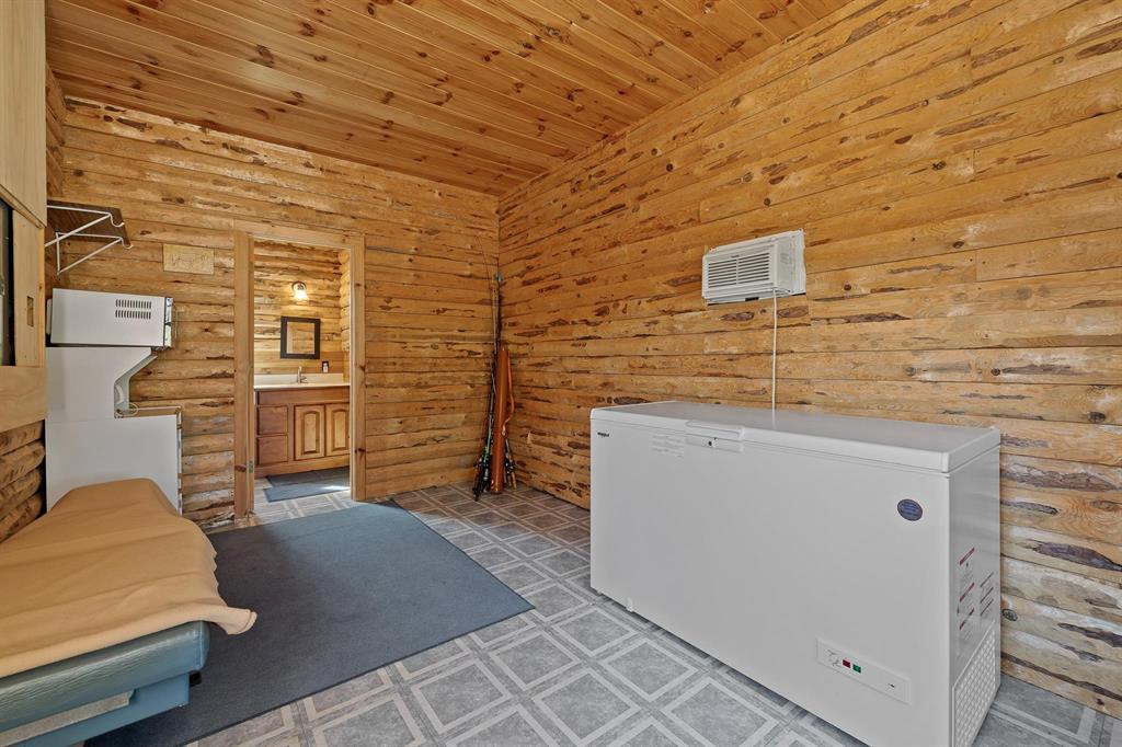 Hot Springs, South Dakota, 57747, United States, 3 Bedrooms Bedrooms, ,2 BathroomsBathrooms,Residential,For Sale,1984006