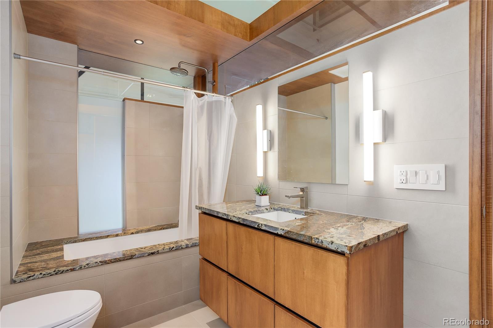 Denver, Colorado, 80205, United States, 1 Bedroom Bedrooms, ,2 BathroomsBathrooms,Residential,For Sale,1804748