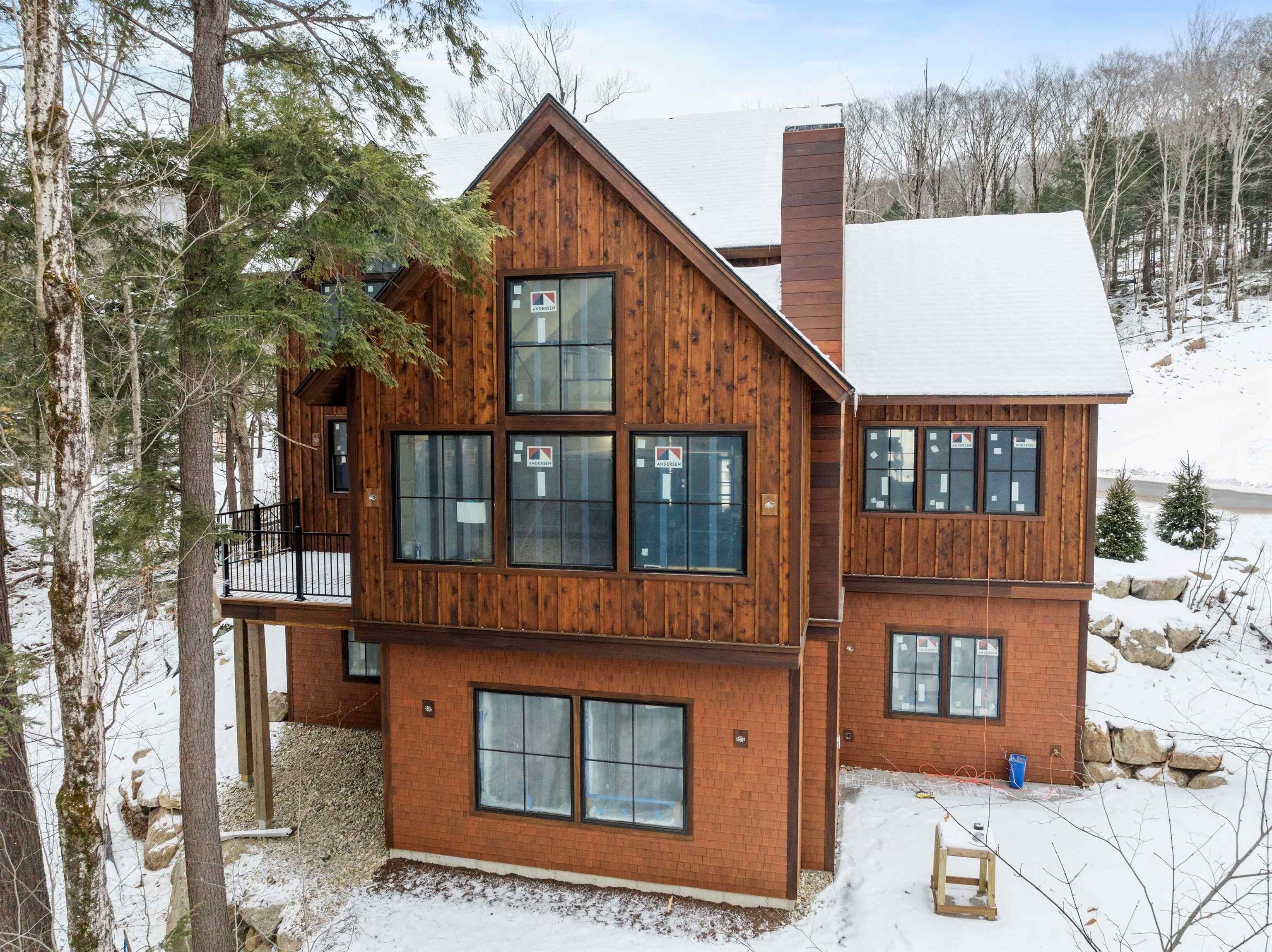 Lincoln, New Hampshire, 03251, United States, 5 Bedrooms Bedrooms, ,5 BathroomsBathrooms,Residential,For Sale,1979766