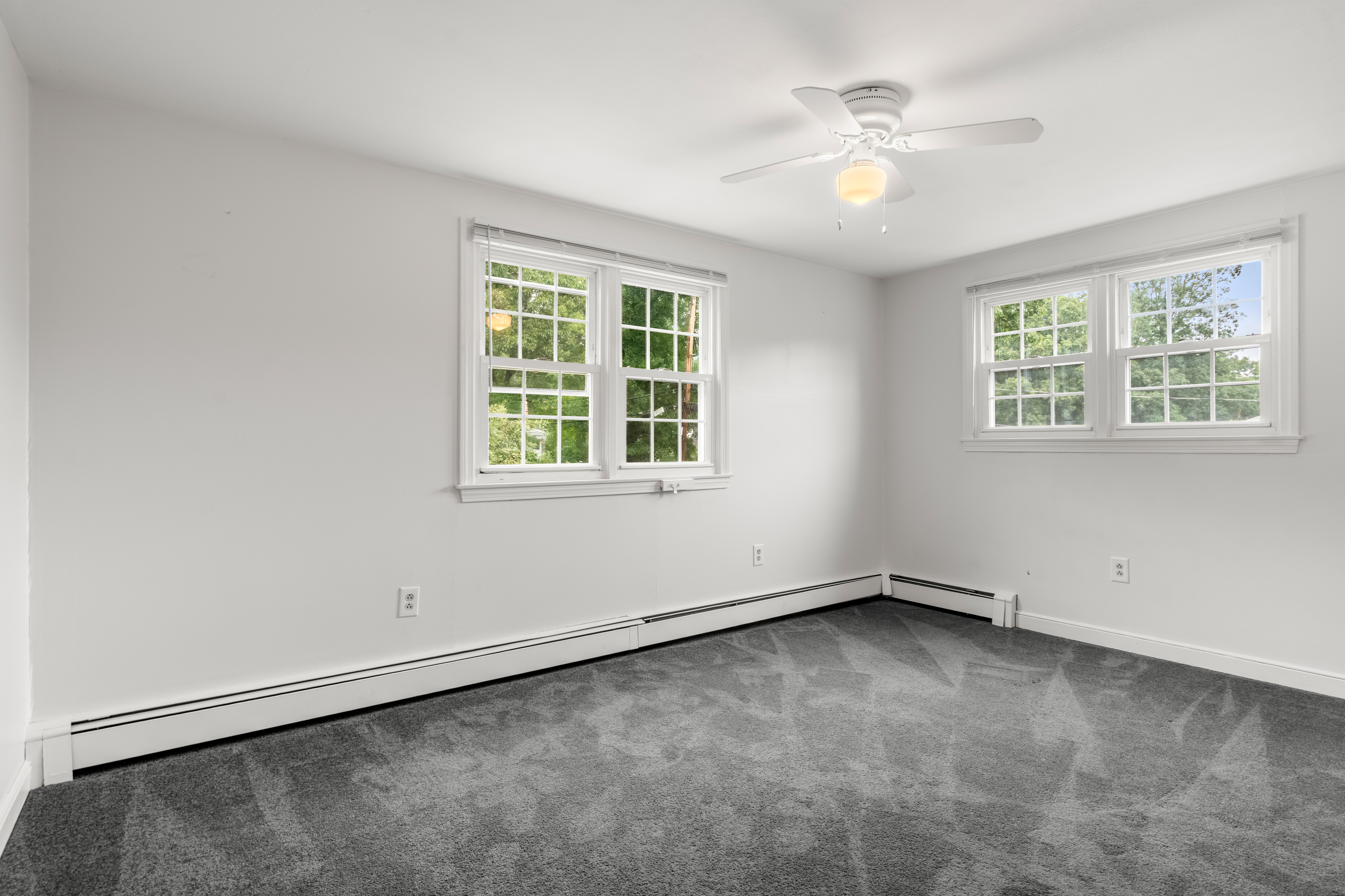  10 Locust Street, Burlington, MA, 01803 - 物件實景
