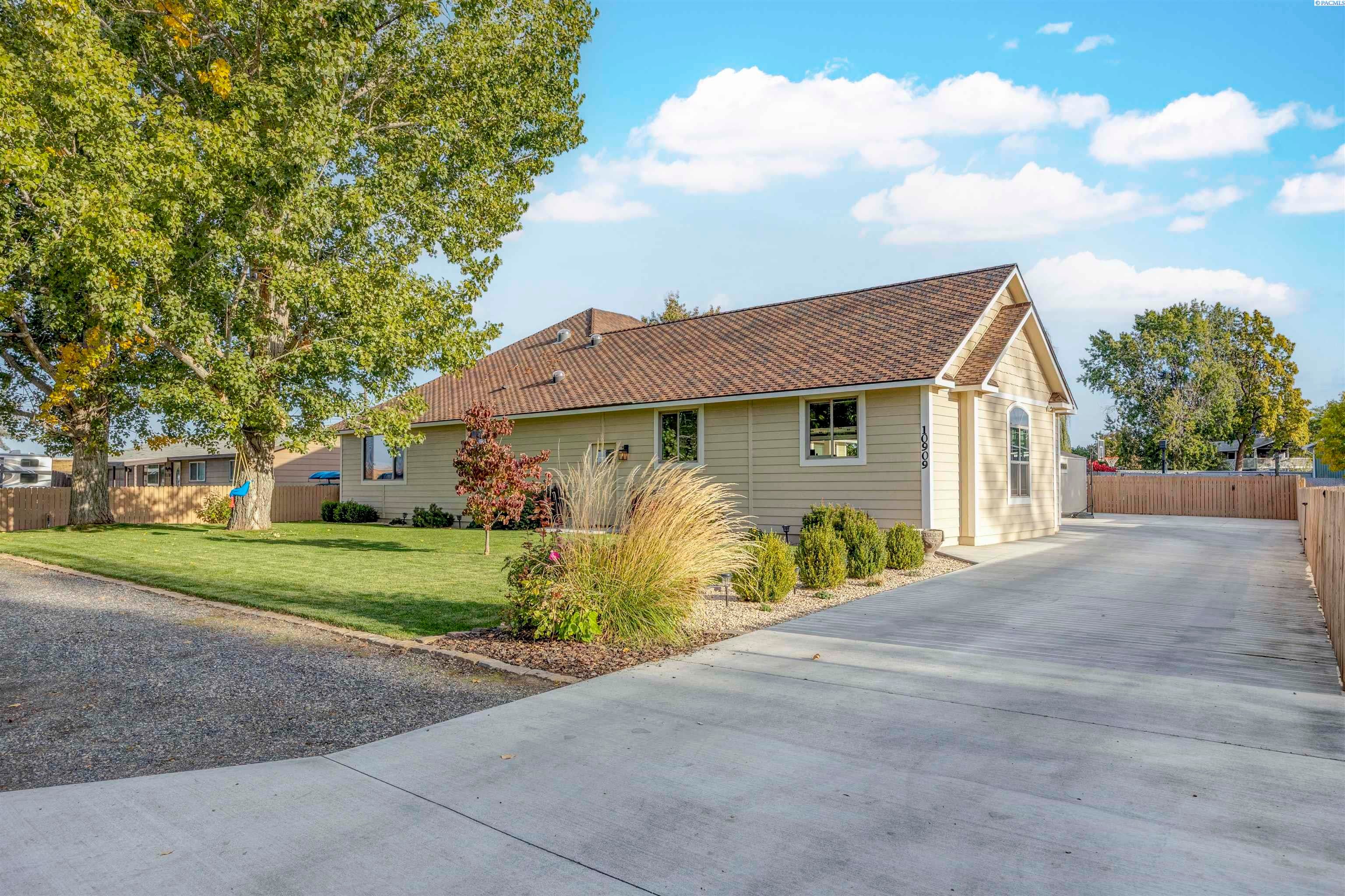 Pasco, Washington, 99301, United States, 3 Bedrooms Bedrooms, ,3 BathroomsBathrooms,Residential,For Sale,1981620