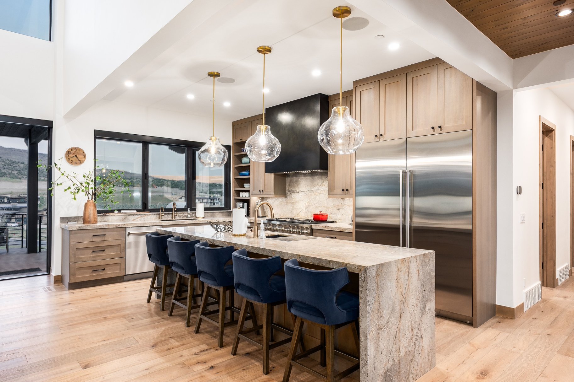  New Mountain Contemporary Home on Rare Double Lot with Timp Views - 物件實景