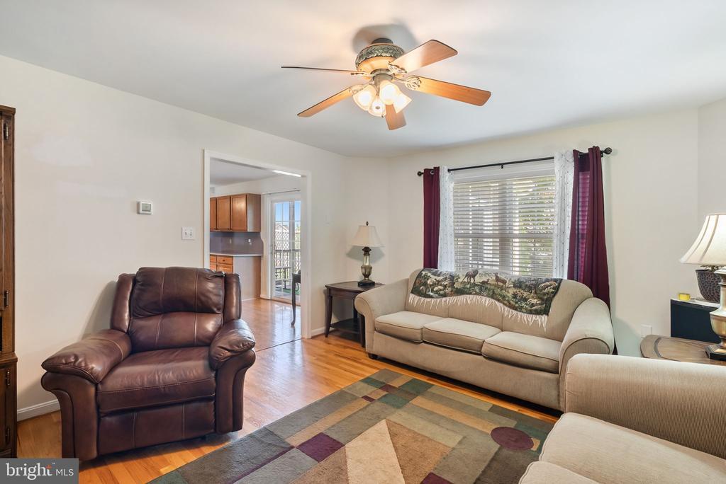 Winchester, Virginia, 22601, United States, 3 Bedrooms Bedrooms, ,3 BathroomsBathrooms,Residential,For Sale,1906316