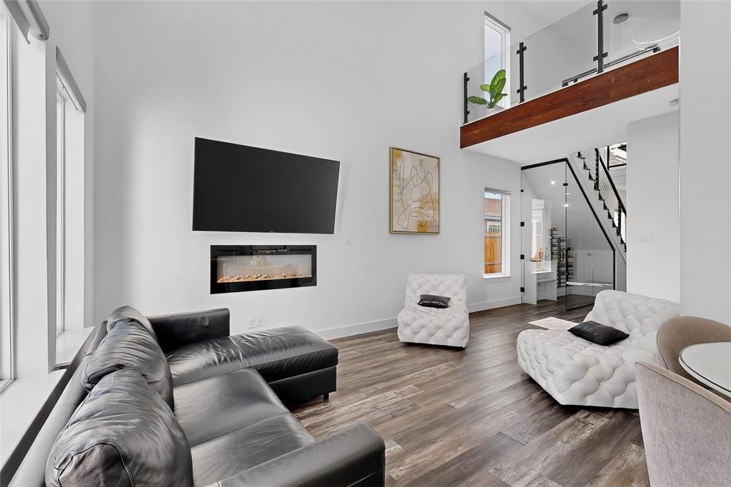 Dallas, Texas, 75223, United States, 6 Bedrooms Bedrooms, ,6 BathroomsBathrooms,Residential,For Sale,1993905