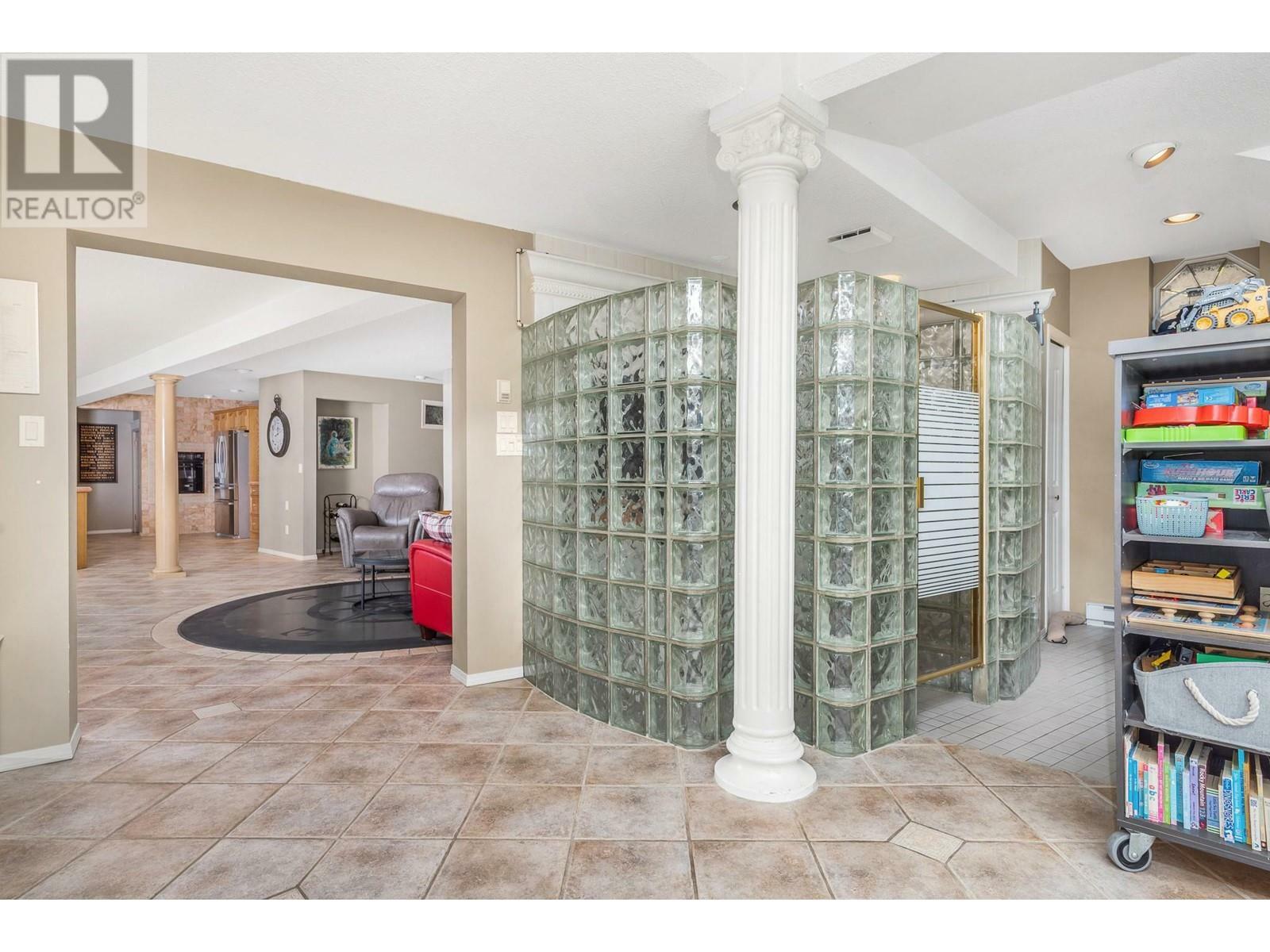 VERNON, British Columbia, V1H 1C8, CA, 5 Bedrooms Bedrooms, ,3 BathroomsBathrooms,Residential,For Sale,1838241