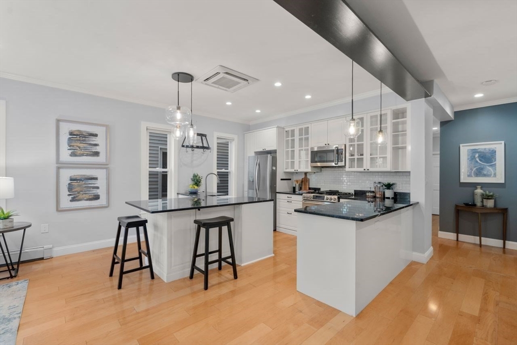 Cambridge, Massachusetts, 02139, United States, 5 Bedrooms Bedrooms, ,3 BathroomsBathrooms,Residential,For Sale,1939167