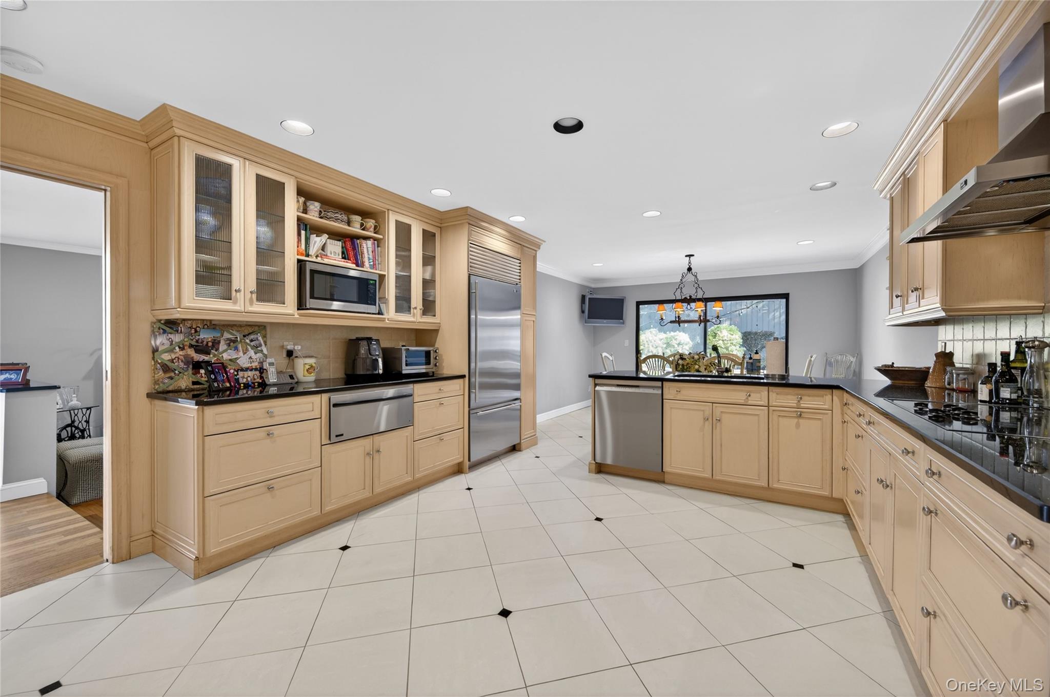  5 Pony Circle, Roslyn Heights, NY, 11577 - 物件實景