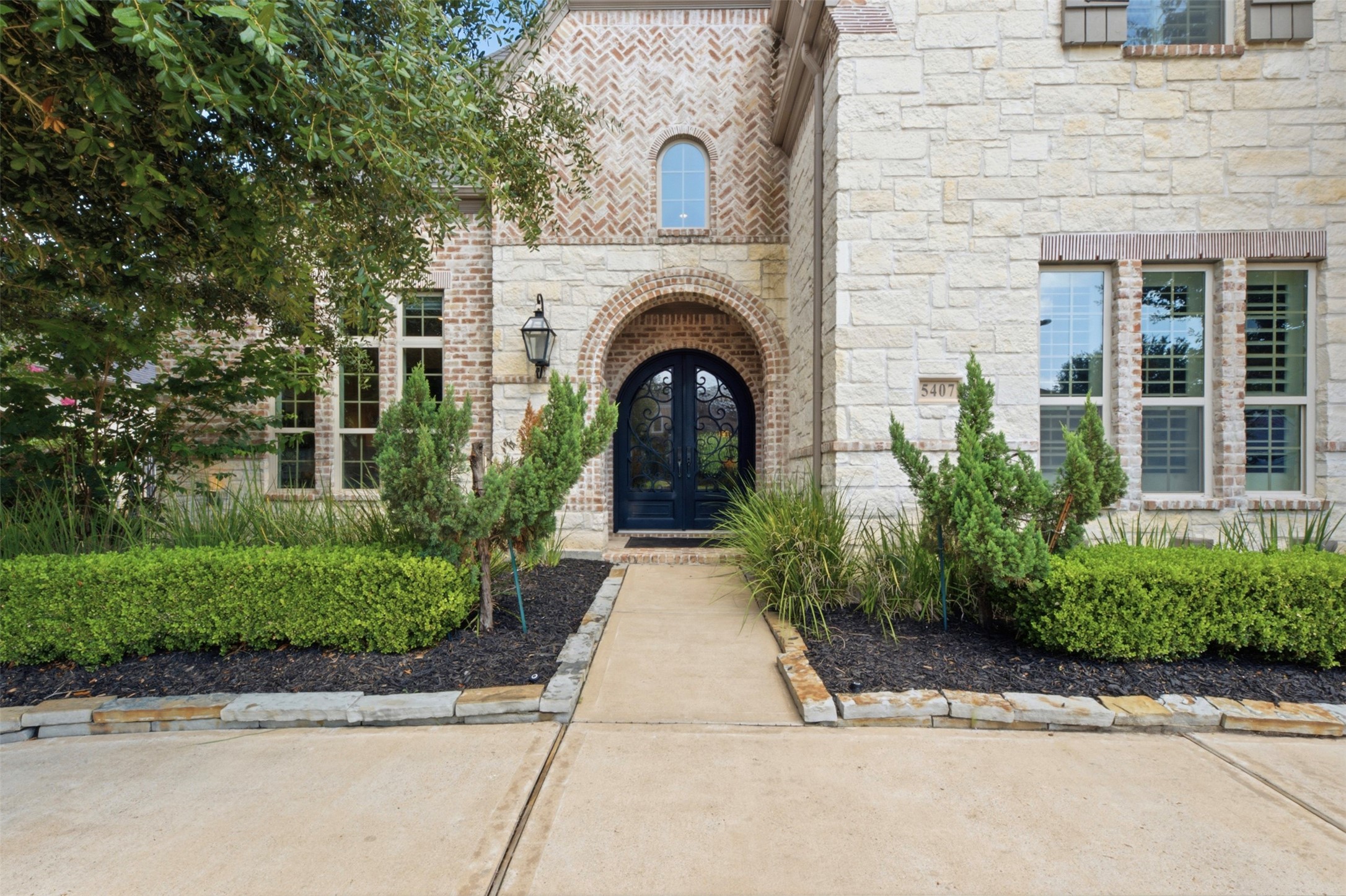  5407 Fleming Rock Lane - 物件實景