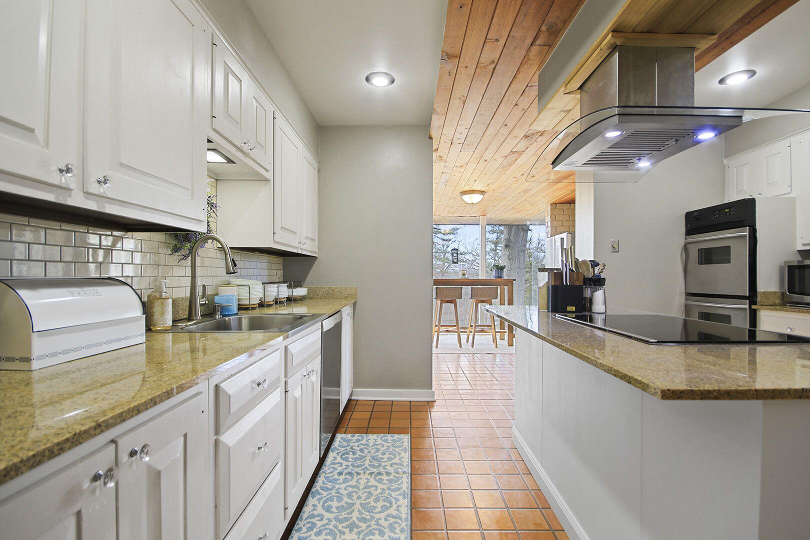 MOBERLY, Missouri, 65270, United States, 5 Bedrooms Bedrooms, ,5 BathroomsBathrooms,Residential,For Sale,2009284