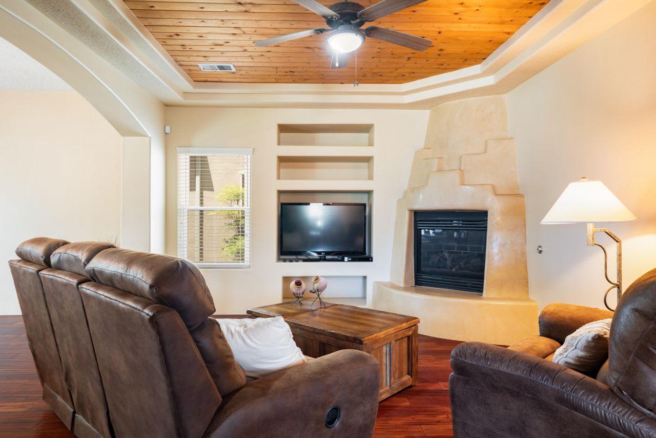 Albuquerque, New Mexico, 87114, United States, 5 Bedrooms Bedrooms, ,4 BathroomsBathrooms,Residential,For Sale,1890374