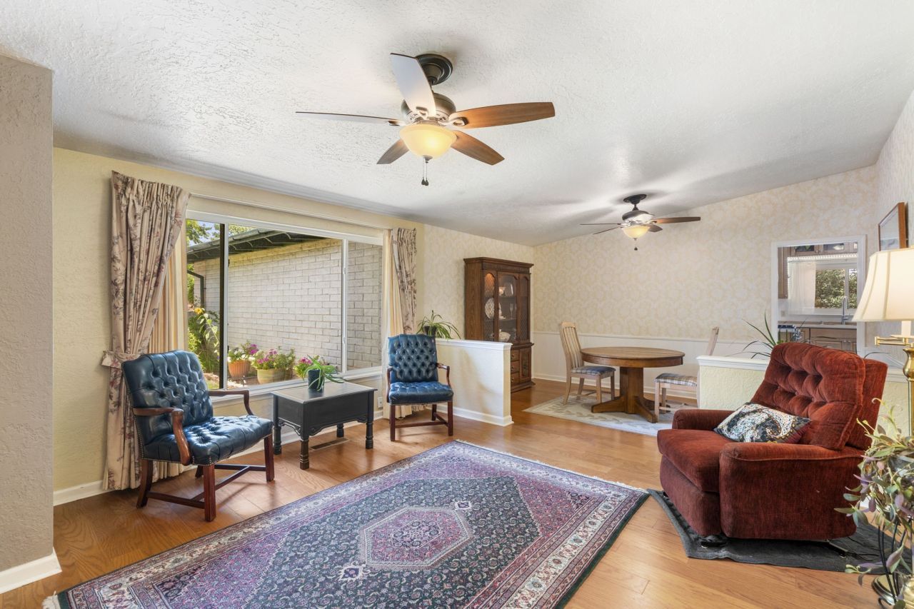 White Rock, New Mexico, 87547, United States, 4 Bedrooms Bedrooms, ,3 BathroomsBathrooms,Residential,For Sale,1906600