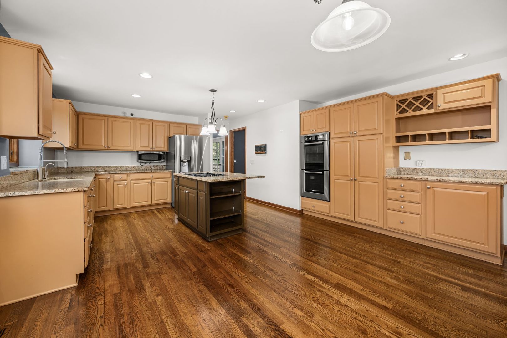 West Chicago, Illinois, 60185, United States, 4 Bedrooms Bedrooms, ,4 BathroomsBathrooms,Residential,For Sale,1991101