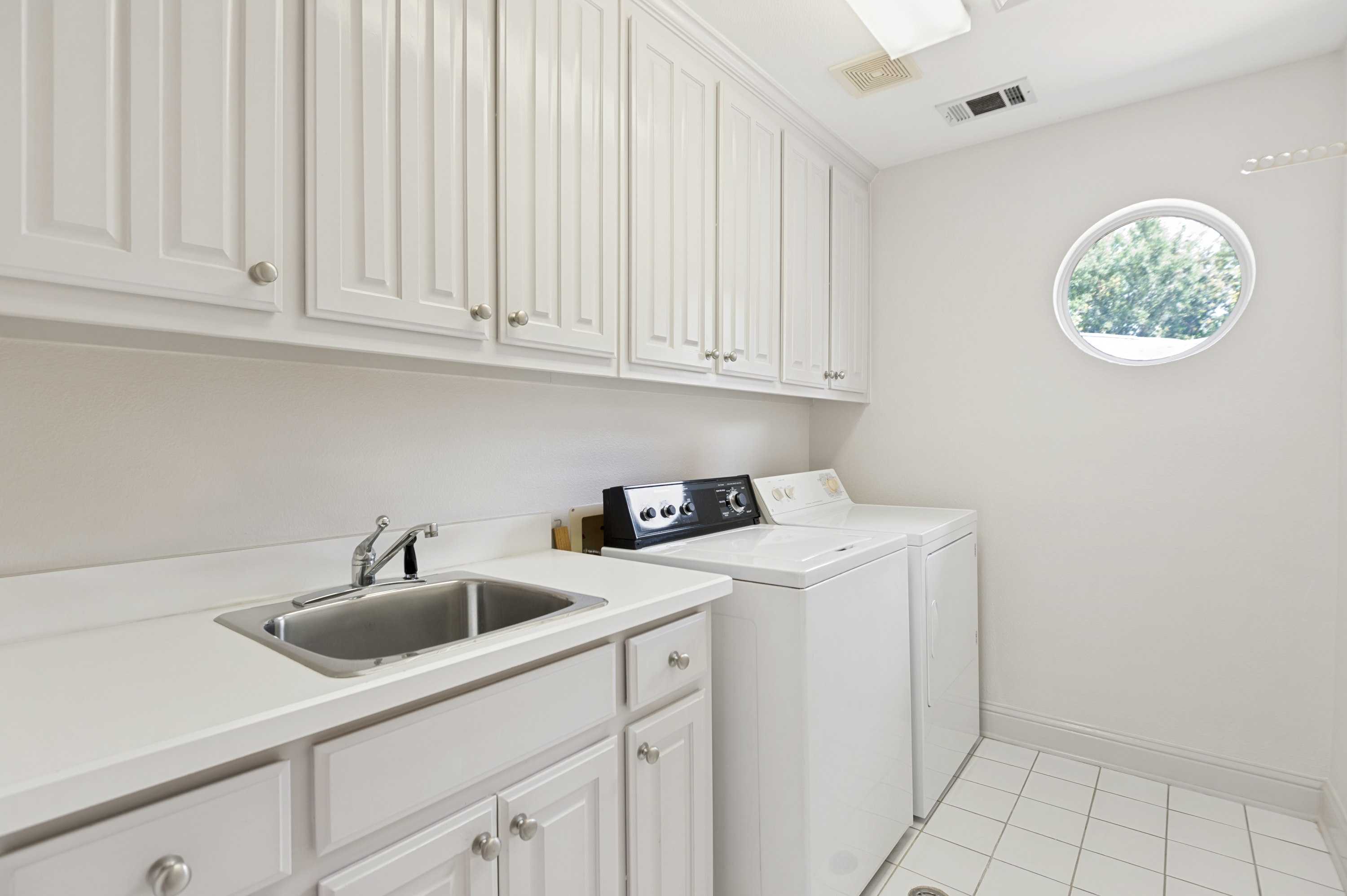  Excellent Opportunity on Edith Court in Midway Hollow - 物件實景