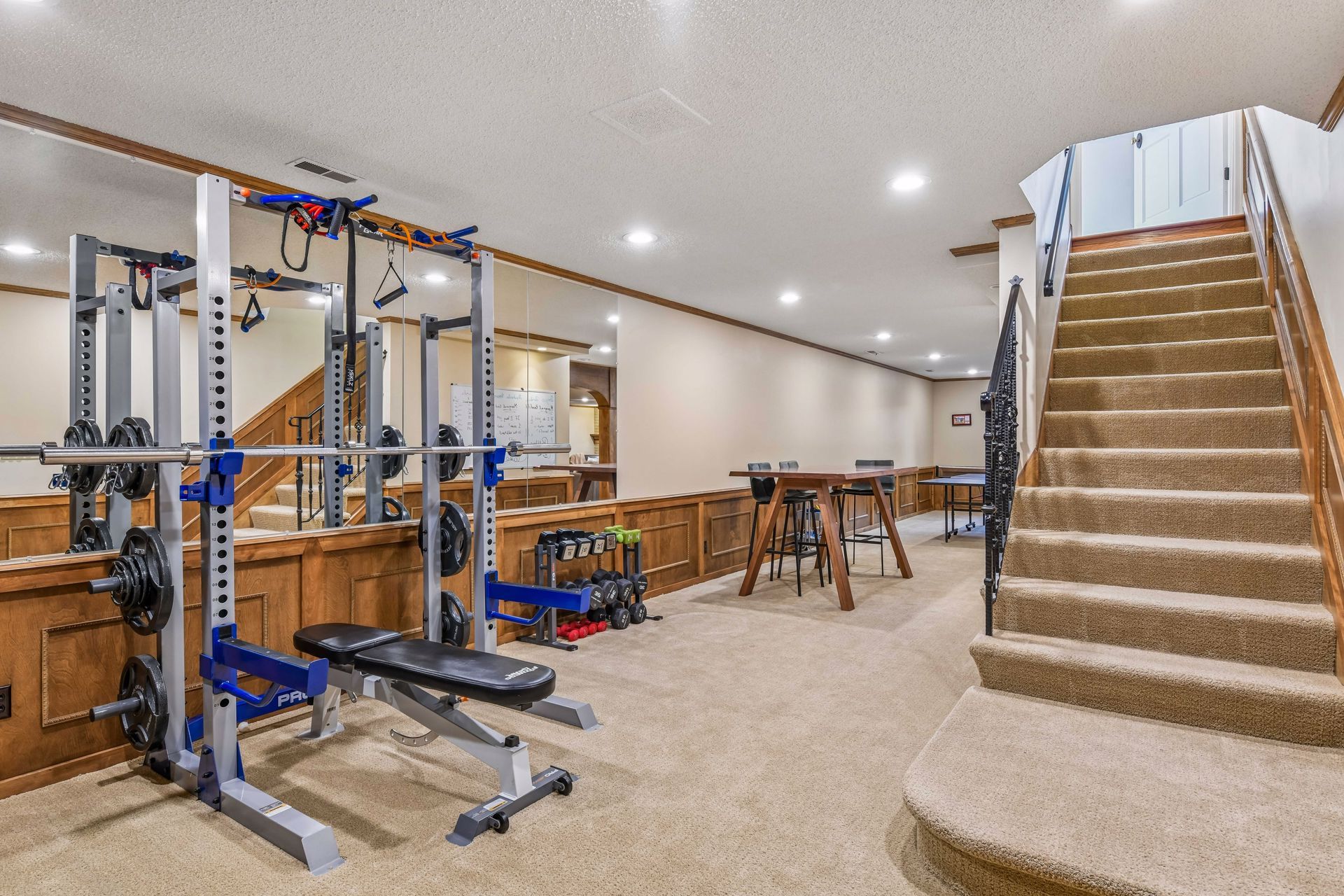  Elegant Home in Parkwood Knolls - 物件實景