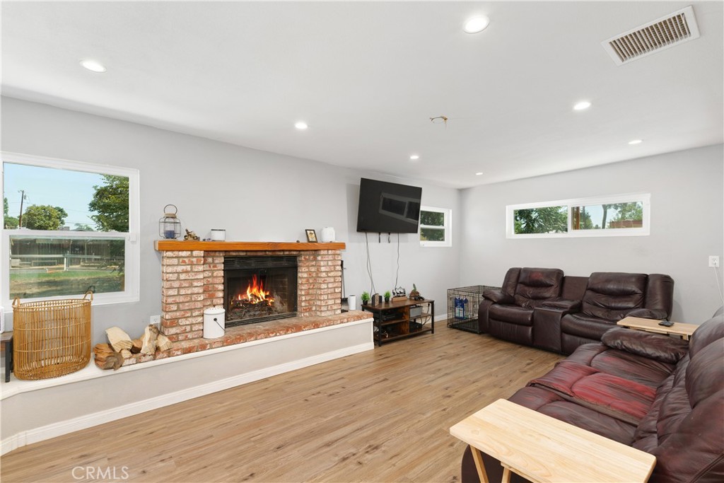 Beaumont, California, 92223, United States, 3 Bedrooms Bedrooms, ,2 BathroomsBathrooms,Residential,For Sale,1951379
