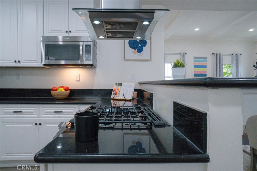 Los Angeles, California, 90043, United States, 3 Bedrooms Bedrooms, ,2 BathroomsBathrooms,Residential,For Sale,1981905