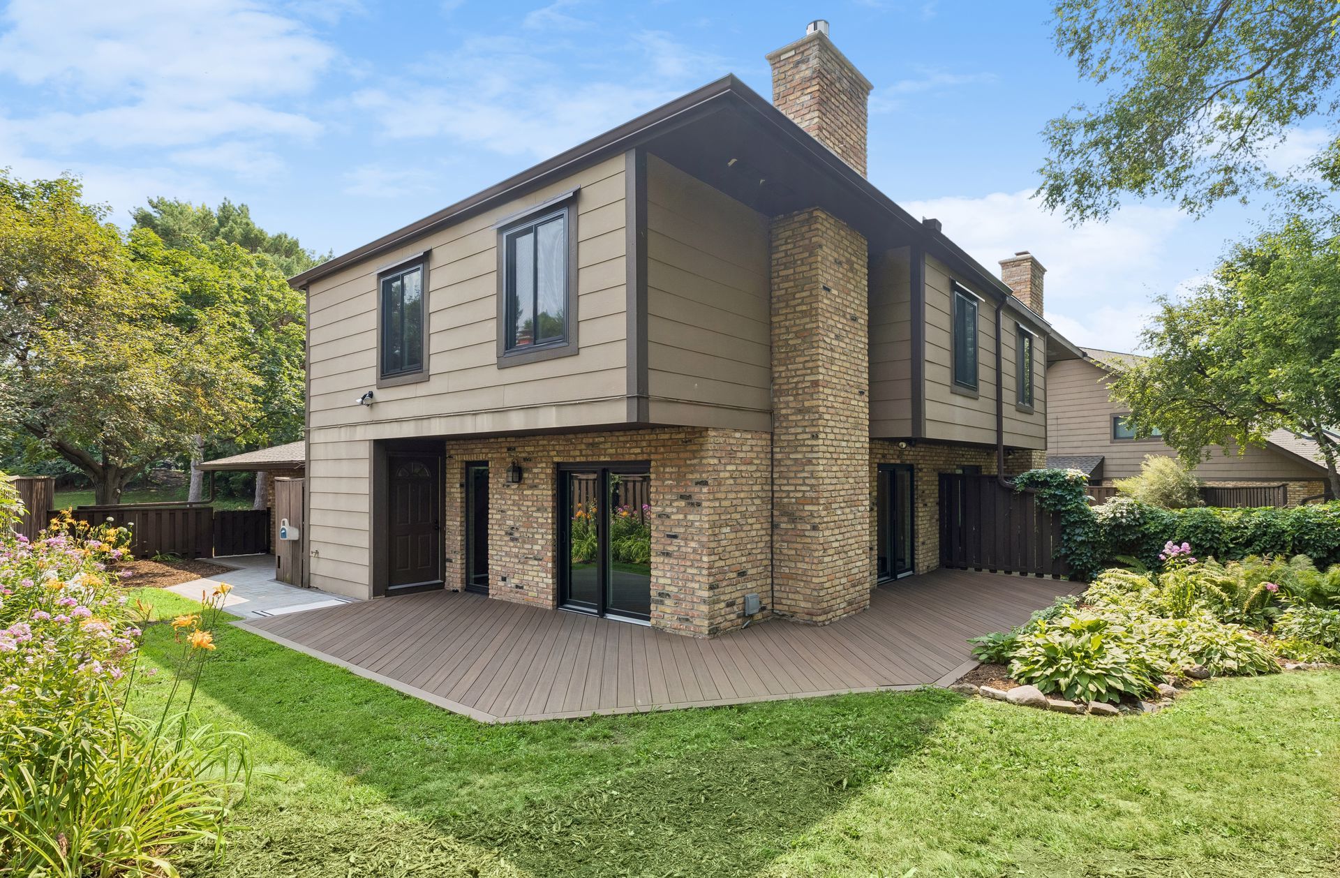  Beautifully Updated Breconwood Townhome - 物件實景