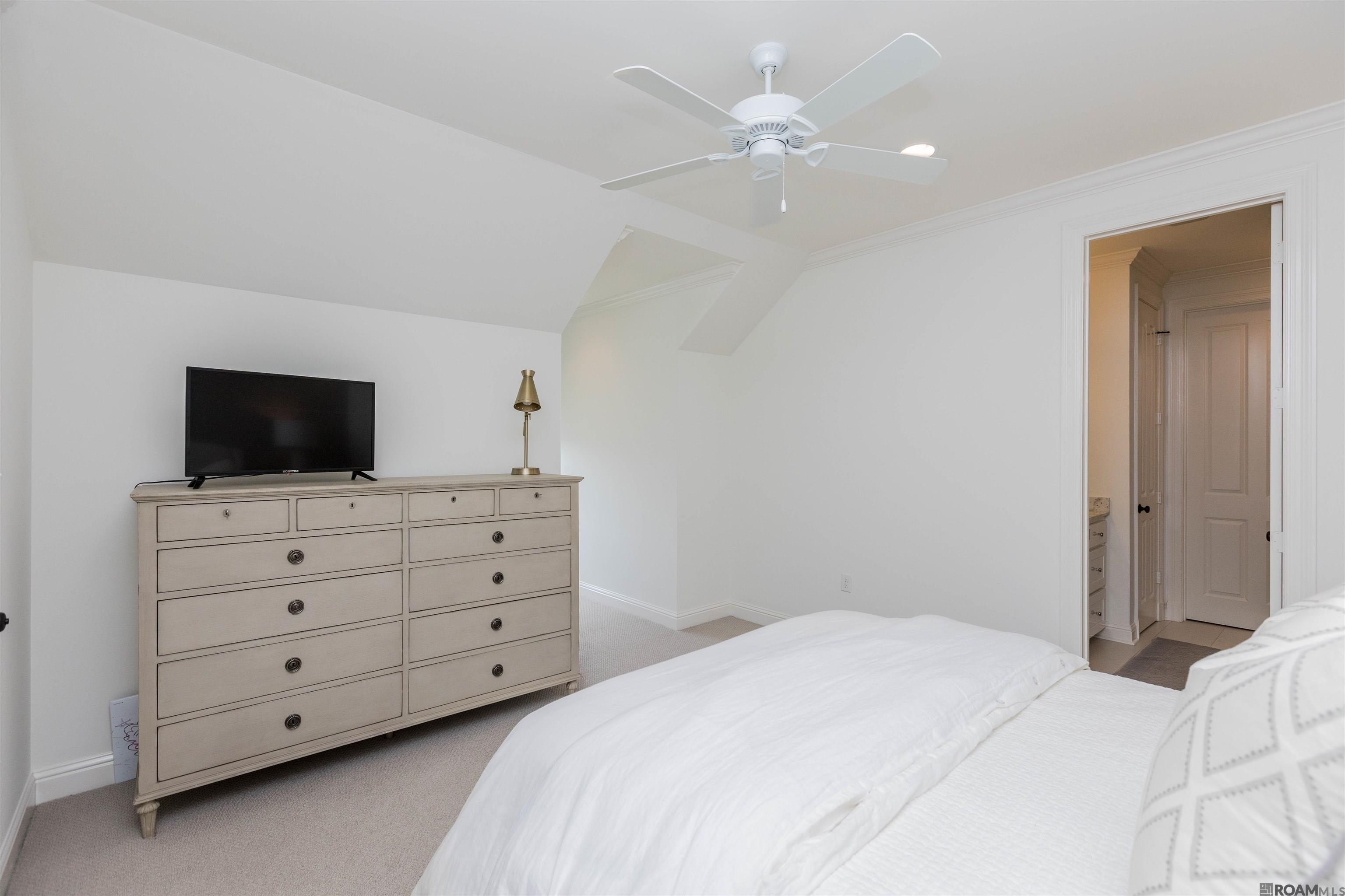 Saint George, Louisiana, 70810, United States, 4 Bedrooms Bedrooms, ,5 BathroomsBathrooms,Residential,For Sale,1894332