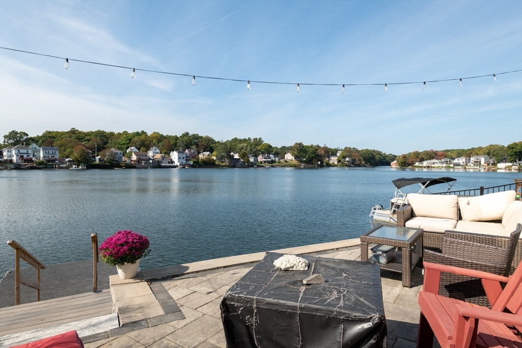 Lynn, Massachusetts, 01904, United States, 2 Bedrooms Bedrooms, ,4 BathroomsBathrooms,Residential,For Sale,1978027