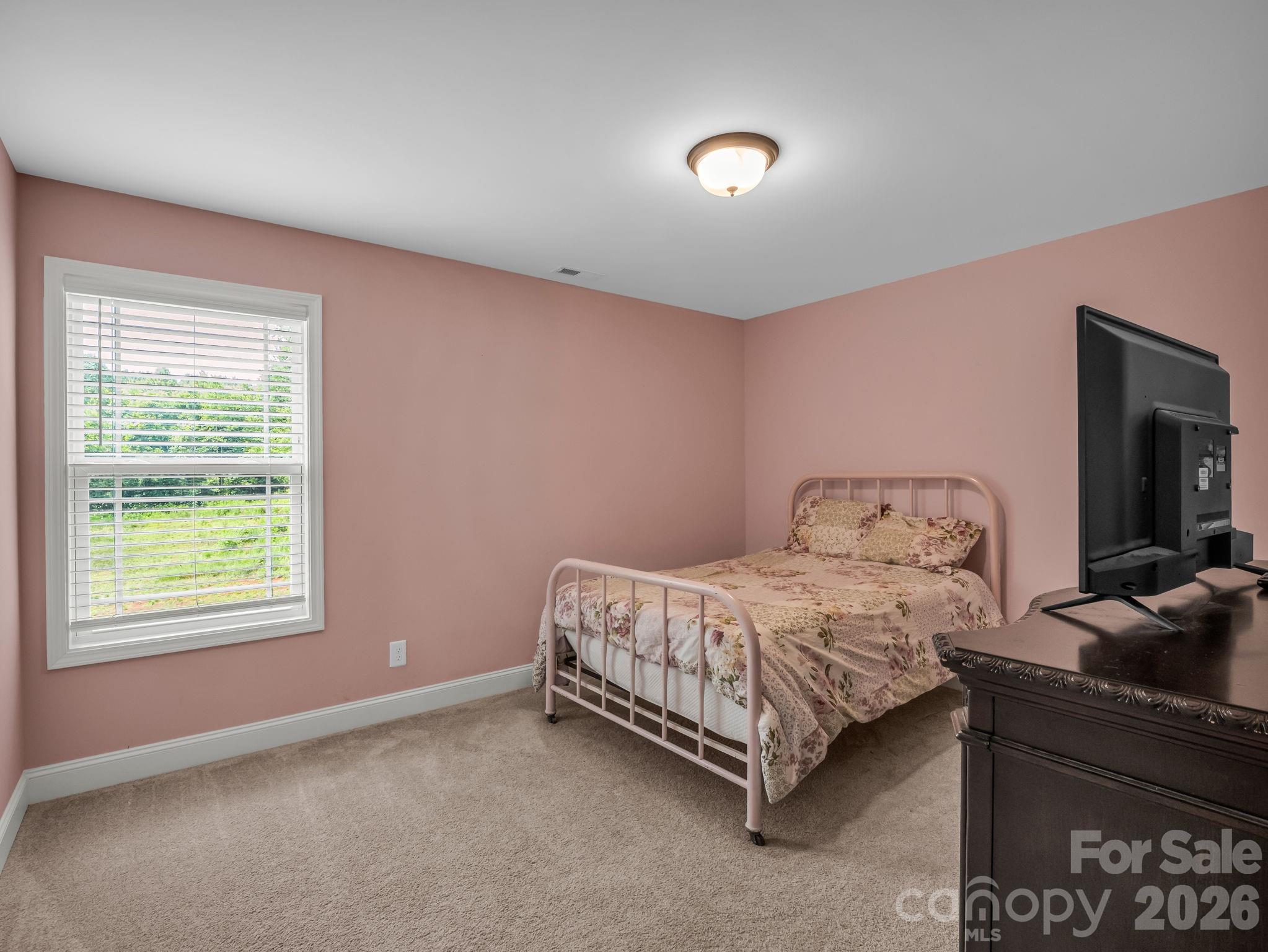 Lincolnton, North Carolina, 28092, United States, 5 Bedrooms Bedrooms, ,3 BathroomsBathrooms,Residential,For Sale,2049314