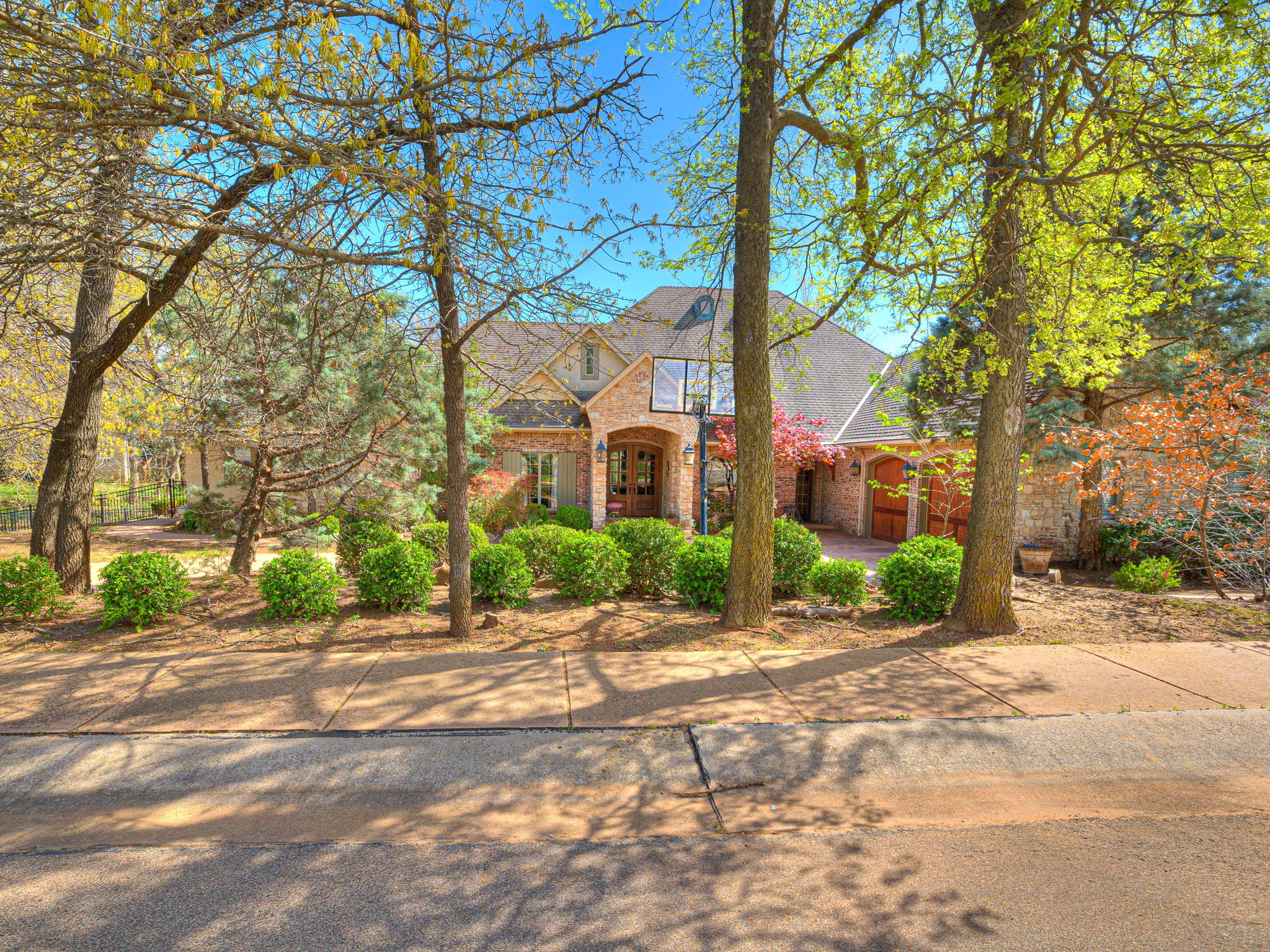 Edmond, Oklahoma, 73003, United States, 3 Bedrooms Bedrooms, ,3 BathroomsBathrooms,Residential,For Sale,1907652