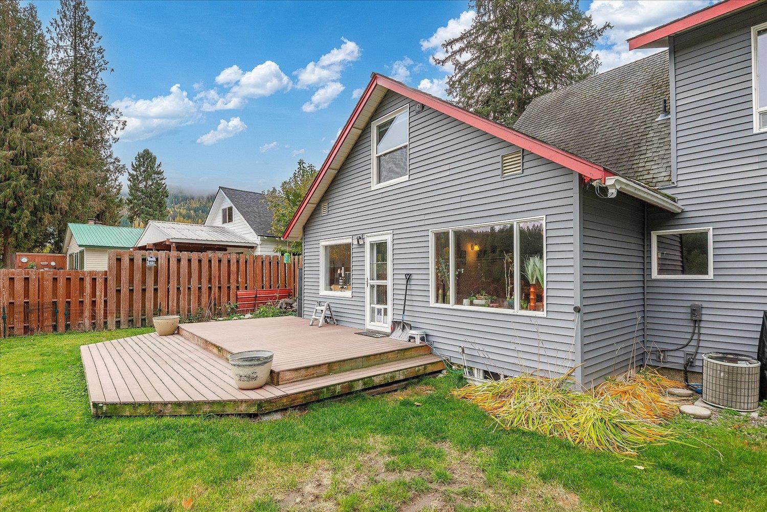 Metaline Falls, Washington, 99153, United States, 5 Bedrooms Bedrooms, ,3 BathroomsBathrooms,Residential,For Sale,1986087