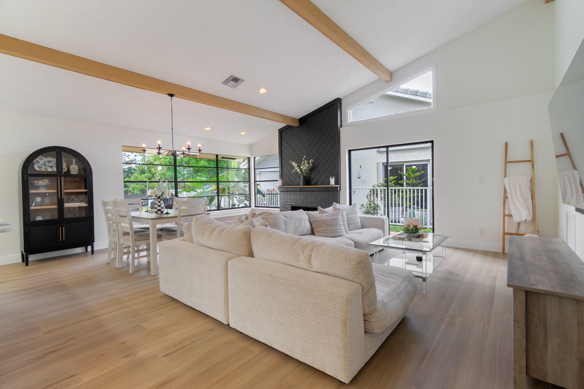 Boca Raton, Florida, 33433, United States, 3 Bedrooms Bedrooms, ,2 BathroomsBathrooms,Residential,For Sale,1989497