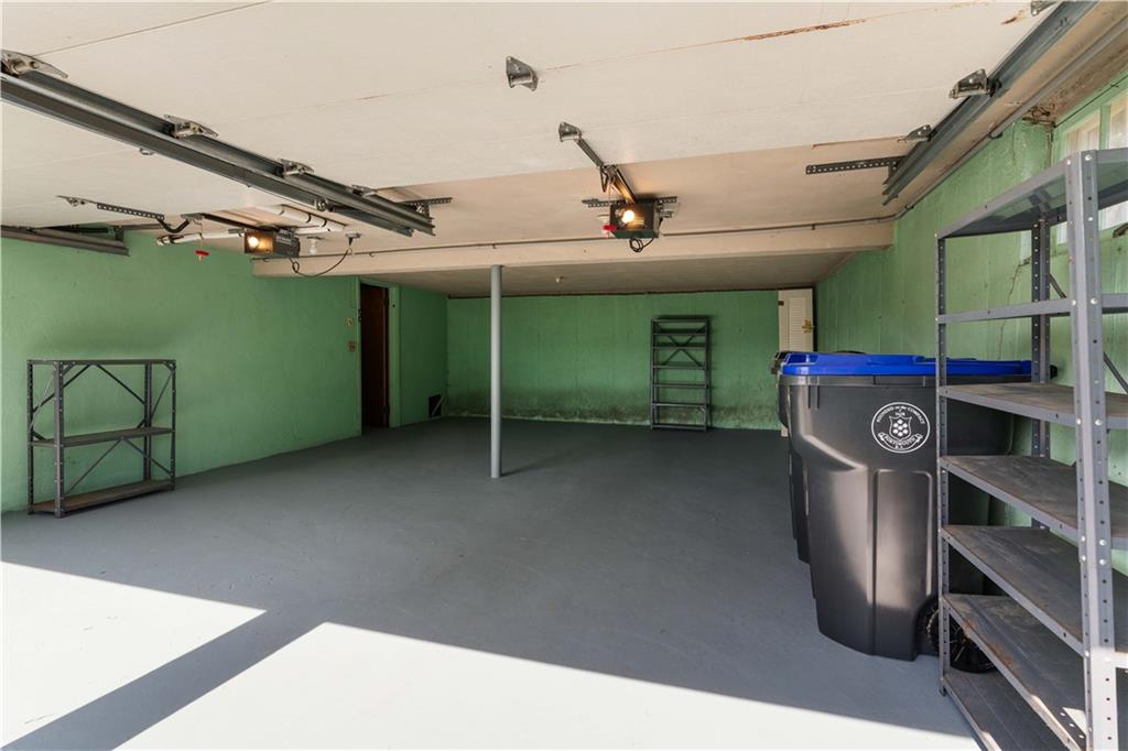 Portsmouth, Rhode Island, 02871, United States, 3 Bedrooms Bedrooms, ,2 BathroomsBathrooms,Residential,For Sale,1974528