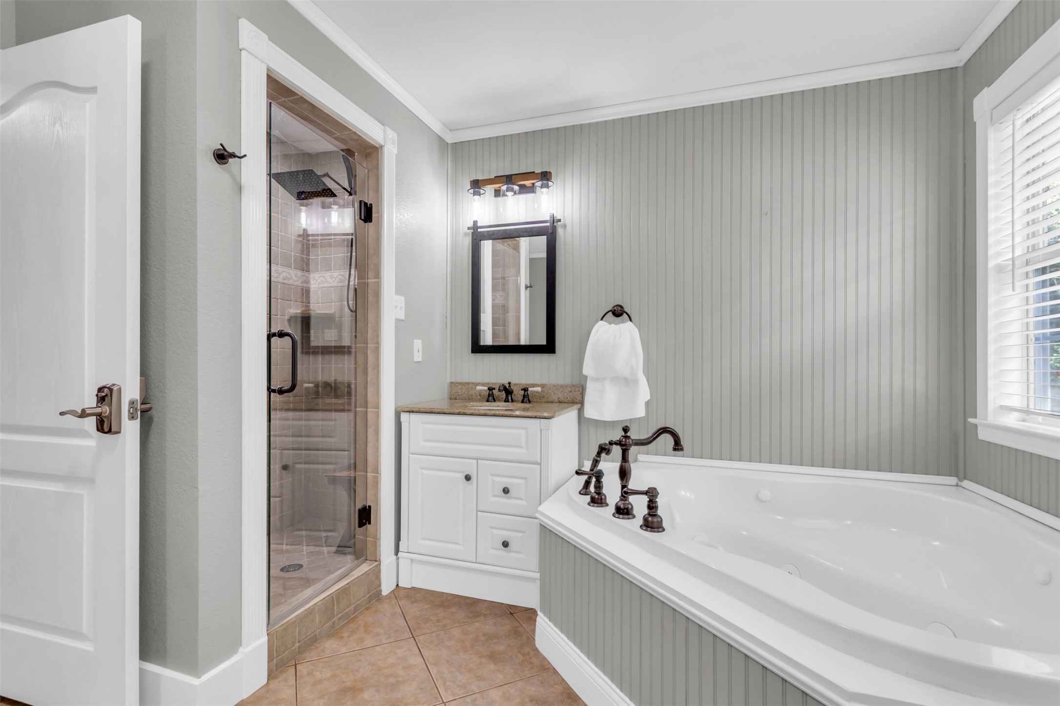 Edgewood, Texas, 75117, United States, 3 Bedrooms Bedrooms, ,2 BathroomsBathrooms,Residential,For Sale,1967085