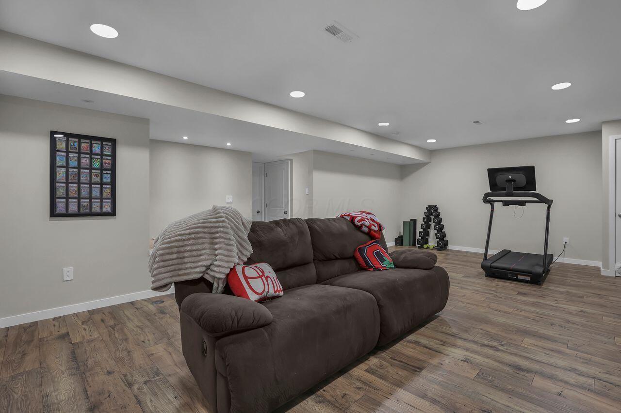 Grove City, Ohio, 43123, United States, 4 Bedrooms Bedrooms, ,4 BathroomsBathrooms,Residential,For Sale,1940093