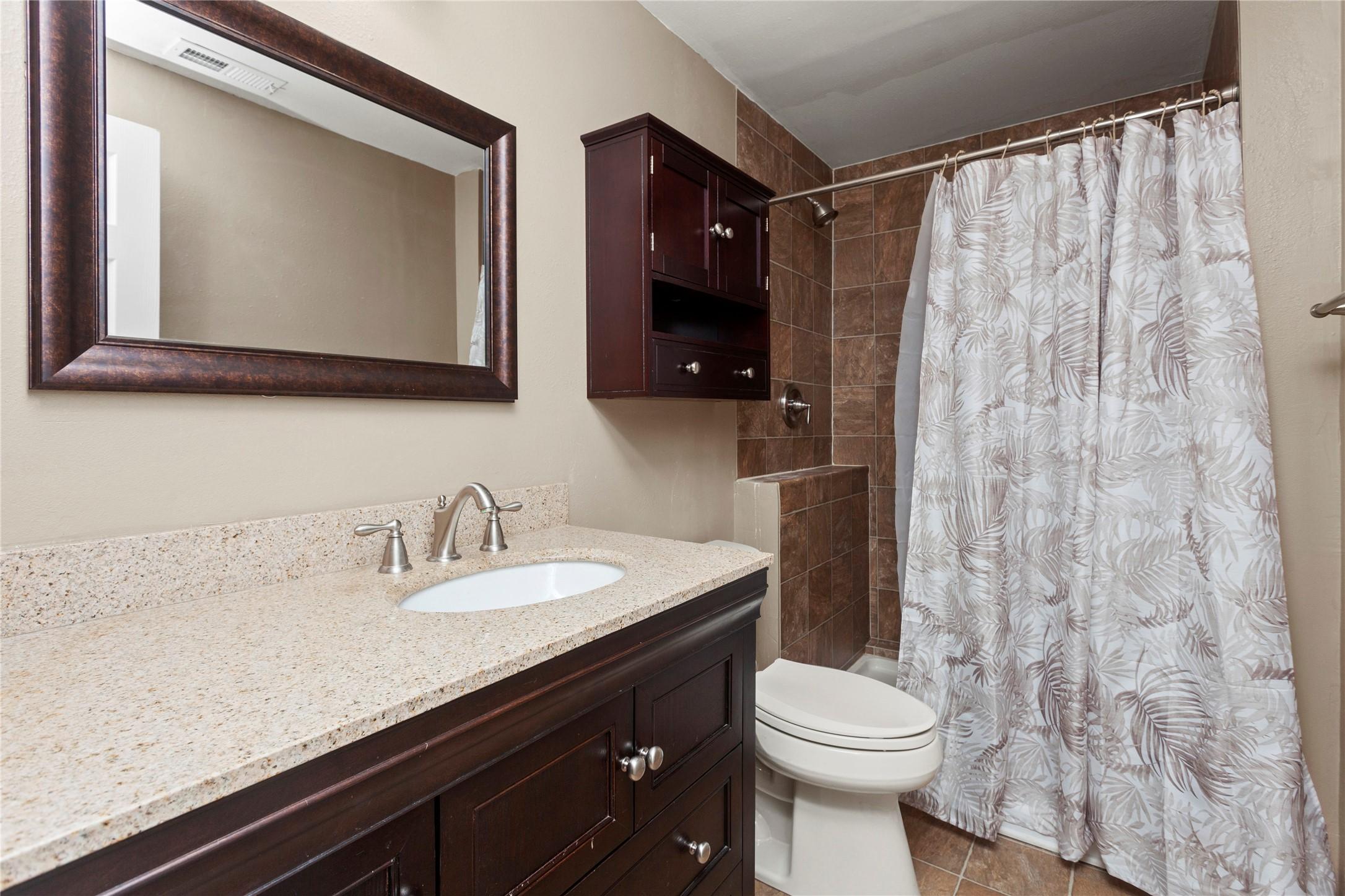 Ankeny, Iowa, 50021, United States, 5 Bedrooms Bedrooms, ,4 BathroomsBathrooms,Residential,For Sale,1976542